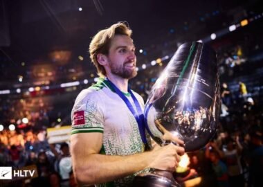 niko holding iem cologne trophy