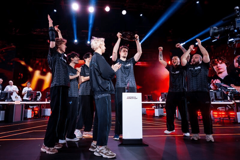 Foto da PARIVISION (Team Vision) após vencer o torneio EWC 2026 Dota 2.