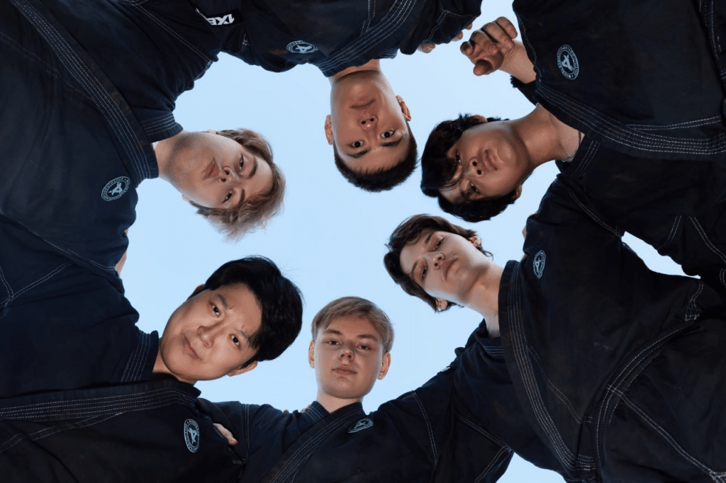 Imagem da equipe Dota 2 da Aurora Gaming.