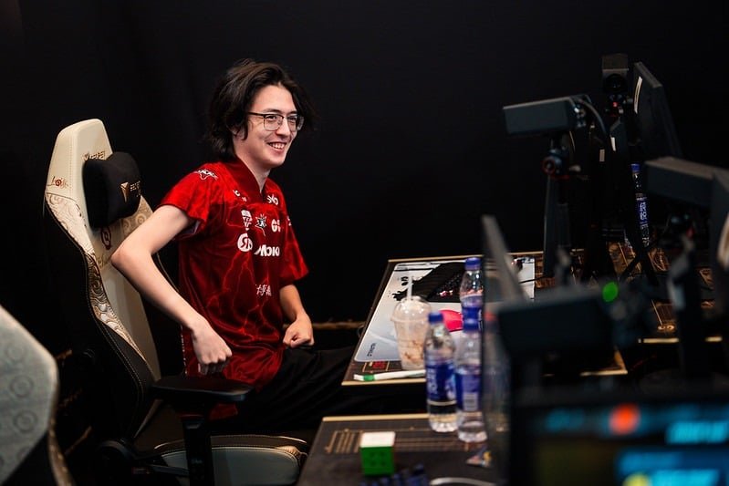 Foto do jogador do Team Yandex, Watson, sorrindo no The International 2026