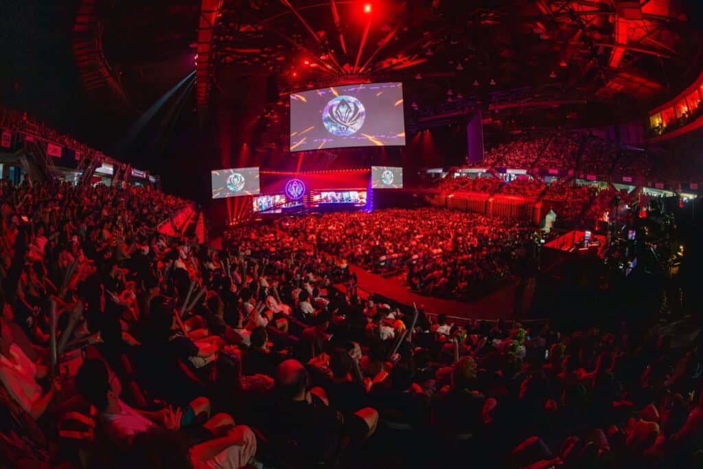 Imagem da multidão no MSI 2025.