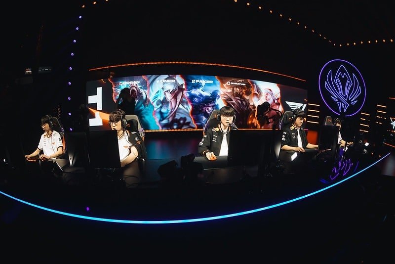Imagem do T1 no MSI 2025 Bracket Stage.