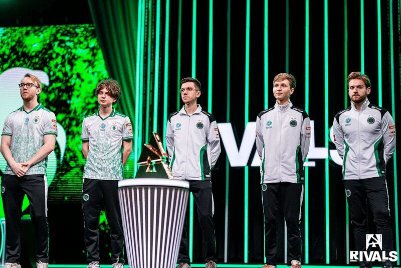 Imagem dos vencedores do BLAST Rivals, Team Falcons