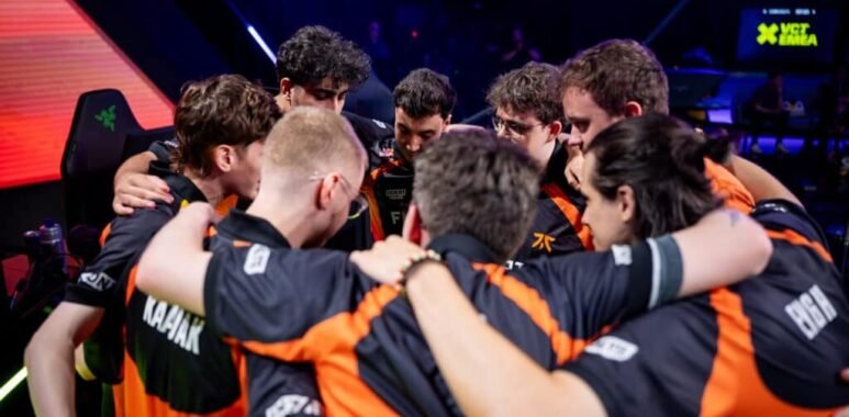 fnatic vct emea stage 2 huddle