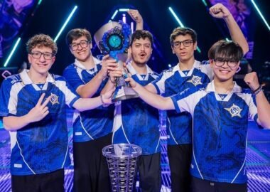Image of VALORANT team Leviatán lifting the trophy after winning Masters London in June 2026