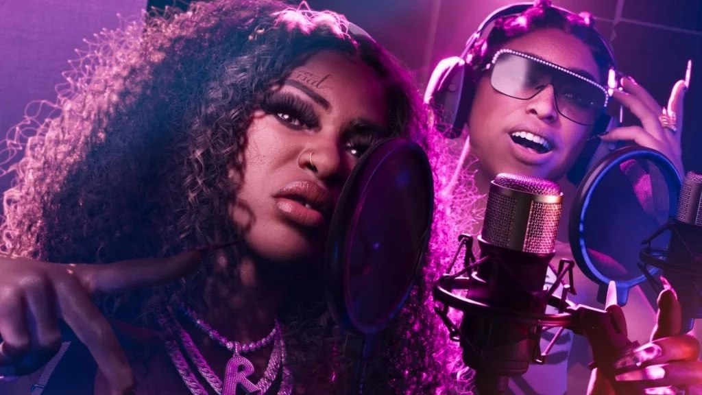 Personagens femininas de GTA 6 cantando no microfone