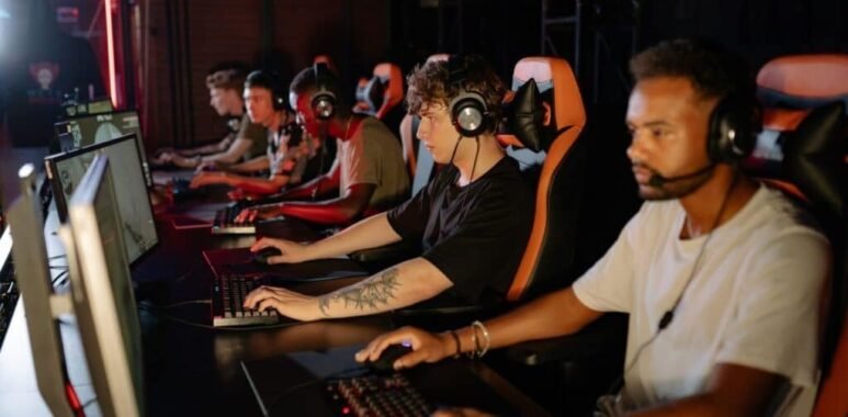 Karmine Corp sweep CTBC Flying Oyster to end two-defeat run at Worlds 2026